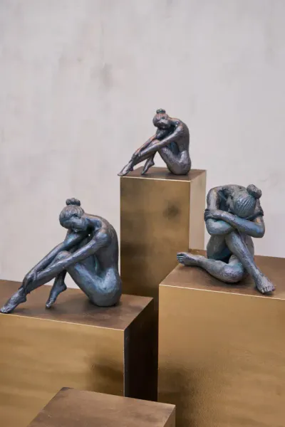 Aya dame 42x18x36cm poly